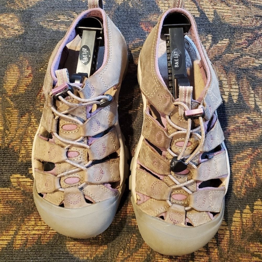 Keen Suede Leather Newport H2 with purple accents Size 9